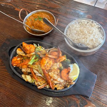 Yeti Restaurant - Prawn Tandoori, Chicken Curry - Indian Near Me - Davis, California Yeti Restaurant - Prawn Tandoori, Chicken Curry - Indian Near Me - Davis, California