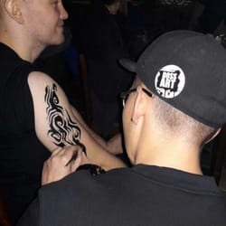 Bluesbar Garch - A pomalovali spoustu částí těla :-)