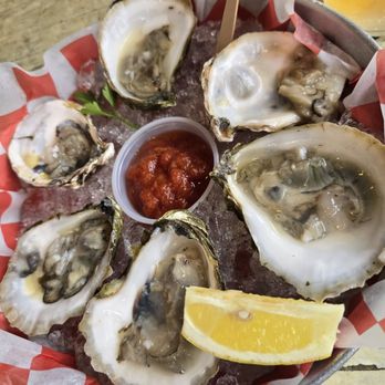 Bostwick's Chowder House - Oysters - Seafood Near Me - East Hampton, New York