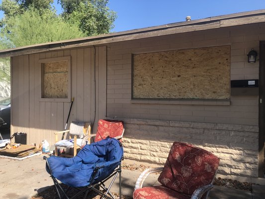 Emergency Window Board-Up Services (24/7) - Some companies just install glass. At Sunny State Glass, we take it a step further: We build trust, restore peace of mind, and bring clarity—literally and figuratively—to homes and businesses across Arizona. For nearly three decades, we’ve been the name Phoenix turns to for glass services. We treat your space like it’s our own, whether we’re replacing a single cracked window or outfitting a multi-unit complex. Let’s work together to give your property the appeal it deserves. Sunny State Glass has been bringing sunshine through every pane for over 28 years. Our team combines proven craftsmanship with modern efficiency to give you the glass installations you deserve. Fast turnaround, clean finish, zero excuses.We stand by every job with a generous warranty. Whether it’s a small fix or a major overhaul, Sunny State Glass is the team you want on-site. Let’s talk timelines, pricing, and how to get it done right. Emergency Window Board-Up Services (24/7) - Some companies just install glass. At Sunny State Glass, we take it a step further: We build trust, restore peace of mind, and bring clarity—literally and figuratively—to homes and businesses across Arizona. For nearly three decades, we’ve been the name Phoenix turns to for glass services. We treat your space like it’s our own, whether we’re replacing a single cracked window or outfitting a multi-unit complex. Let’s work together to give your property the appeal it deserves. Sunny State Glass has been bringing sunshine through every pane for over 28 years. Our team combines proven craftsmanship with modern efficiency to give you the glass installations you deserve. Fast turnaround, clean finish, zero excuses.We stand by every job with a generous warranty. Whether it’s a small fix or a major overhaul, Sunny State Glass is the team you want on-site. Let’s talk timelines, pricing, and how to get it done right.