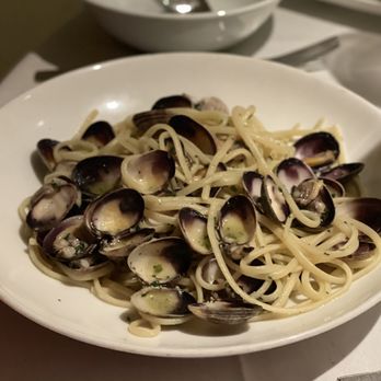 Al Tiramisu - Clam linguine - Italian Near Me - Washington, DC, District of Columbia