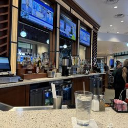 Gene’s Bistro - Bar area