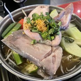 Tô Canh Chua Cá / Tôm Tô Canh Chua Cá / Tôm