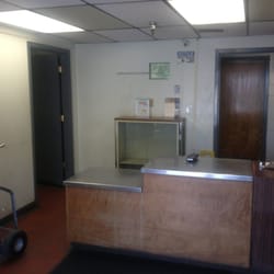 UPS Customer Center - Service counter area