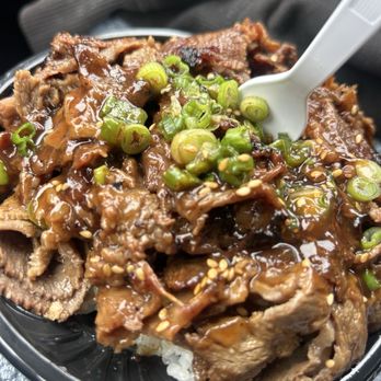 Golden Bowl - The beef bowl with a fork lol - Fast Food Near Me - Los Angeles, California