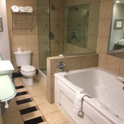 Holiday Inn Manhattan At The Campus