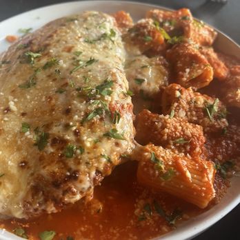 The Ivy Kitchen & Bar - Chicken Parm.... Insanely delicious HAPPY HOUR - Bars Near Me - Huntington, New York