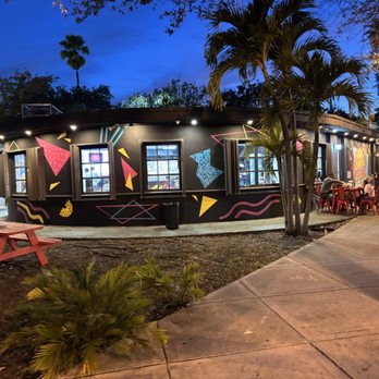 Smash House Miami - Outside - Burgers Near Me - North Miami Beach, Florida Smash House Miami - Outside - Burgers Near Me - North Miami Beach, Florida