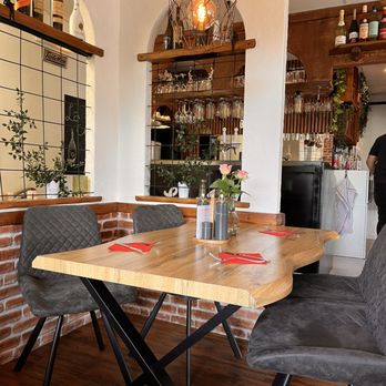 La Città - table - Pizza Near Me - Hemmoor, NI La Città - table - Pizza Near Me - Hemmoor, NI