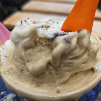 Noi Due Gelato - Pistachio and stracchiatella - Gelato Near Me - New York, New York Noi Due Gelato - Pistachio and stracchiatella - Gelato Near Me - New York, New York