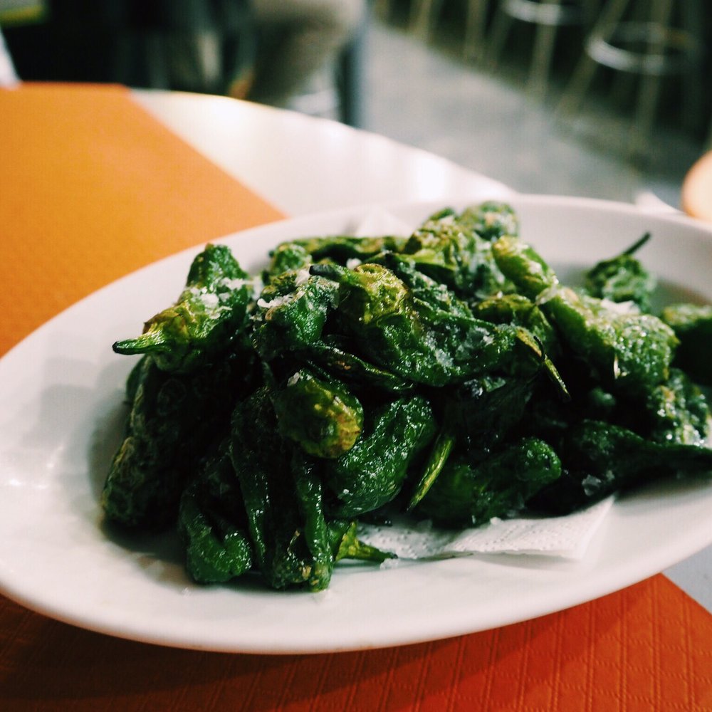 L'Anxoveta - Pimientos padrón - Tapas Bars Near Me - Barcelona, B L'Anxoveta - Pimientos padrón - Tapas Bars Near Me - Barcelona, B
