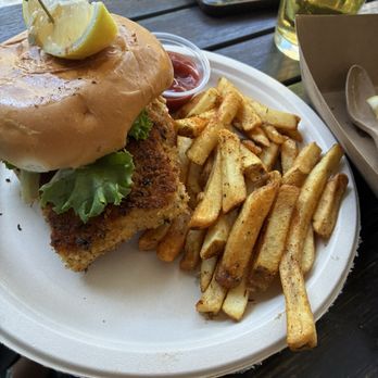 Trophy Fish - Mahi sandwich - Seafood Near Me - Saint Petersburg, Florida Trophy Fish - Mahi sandwich - Seafood Near Me - Saint Petersburg, Florida