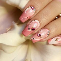 Luxe Nail Bar