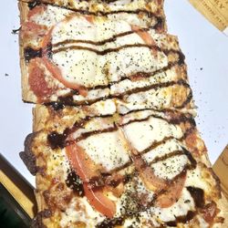 Apollo's Bistro - Caprese flatbread
