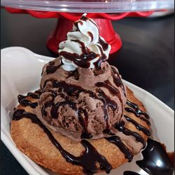 Prince's Parlor - Warm, delicious pie alamode served daily!