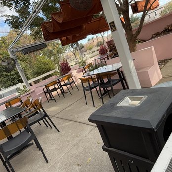 Fire and Brimstone - outdoor patio - Pizza Near Me - Gilbert, Arizona