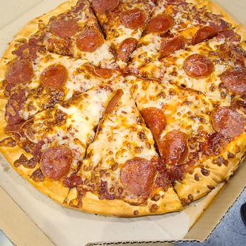Pizza Hut - a pepperoni pizza in a pizza box - Pizza Near Me - Cleveland, Ohio Pizza Hut - a pepperoni pizza in a pizza box - Pizza Near Me - Cleveland, Ohio