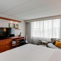 Courtyard by Marriott Boston Logan Airport
