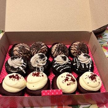 Smallcakes - Chocoholic, Cookies and Cream and Red Velvet Cupcakes - Desserts Near Me - Richmond, Virginia Smallcakes - Chocoholic, Cookies and Cream and Red Velvet Cupcakes - Desserts Near Me - Richmond, Virginia