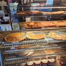 GiGi's NY Style Pizza - Pizza