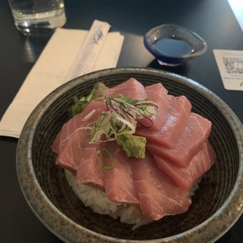 Nozy - Tuna belly sashimi over rice - Japanese Near Me - Montreal, Quebec