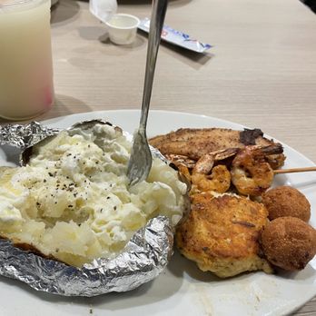 Doc’s Seafood Shack - Early bird grilled platter with baked potato - Seafood Near Me - Foley, Alabama