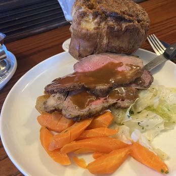 The Dubliner - Sunday roast - Irish Pub Near Me - Boston, Massachusetts