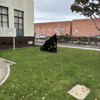 Hayward Veterans' Memorial Building - Landmarks & Historical Buildings Near Me - Hayward, California