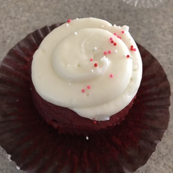 Sugarlips Cakery - Red velvet - Bakeries Near Me - Mesa, Arizona Sugarlips Cakery - Red velvet - Bakeries Near Me - Mesa, Arizona