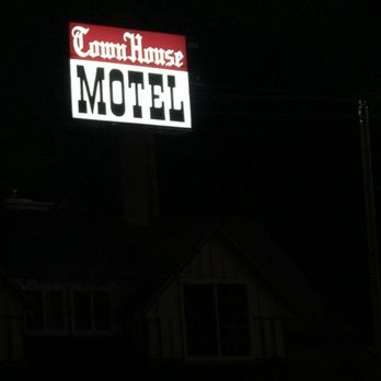 Bishop Town House Motel - Sign - Hotels Near Me - Bishop, California Bishop Town House Motel - Sign - Hotels Near Me - Bishop, California