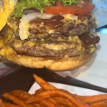 Giant Burger - Burgers Near Me - Arnold, California