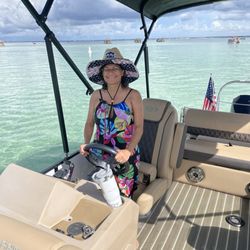 Liz Fashions - Harris pontoon, calm waters and comfy "dress" that doubled as a swimsuit