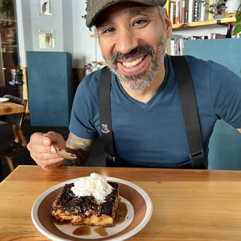 Trelio Food & Wine - Dessert Peach Bread pudding - New American Near Me - Clovis, California Trelio Food & Wine - Dessert Peach Bread pudding - New American Near Me - Clovis, California