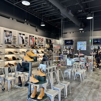 Journeys - Shoe Stores Near Me - Norfolk, Virginia Journeys - Shoe Stores Near Me - Norfolk, Virginia