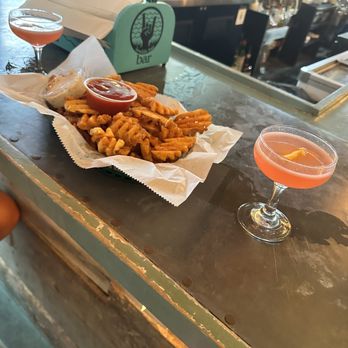 Lowlife Bar - Waffle fries - Bars Near Me - Folly Beach, South Carolina