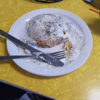 Bentley's B-M-L Diner - Diners Near Me - Saint Ignace, Michigan