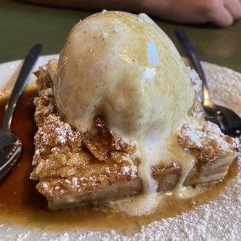 Bon Temps Grill - Bananas Foster Bread Pudding - Cajun/Creole Near Me - Lafayette, Louisiana