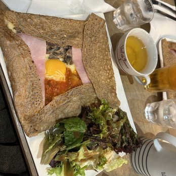 Crêperie Le Surf - Galette super complète - Creperies Near Me - Sables D'Olonne (Les), 85 Crêperie Le Surf - Galette super complète - Creperies Near Me - Sables D'Olonne (Les), 85