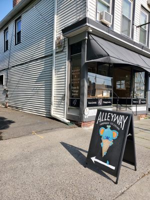 Alleyway Ice Cream by null