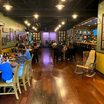 Puckett's Restaurant - diners sitting at tables - Southern Near Me - Pigeon Forge, Tennessee Puckett's Restaurant - diners sitting at tables - Southern Near Me - Pigeon Forge, Tennessee