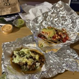 TACO MAR Y TIERRA, TACO AL PASTOR TACO MAR Y TIERRA, TACO AL PASTOR