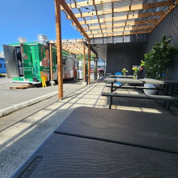 Livi's Taqueria - Outdoor seating - Food Trucks Near Me - Tigard, Oregon Livi's Taqueria - Outdoor seating - Food Trucks Near Me - Tigard, Oregon