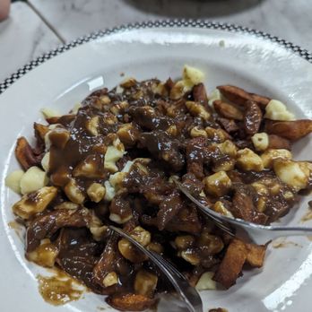 Edward's Bistro - Really good poutine, scratch made gravy, we think! - Bistros Near Me - Cornwall, Ontario