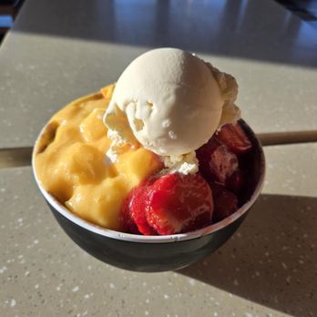 Meet Fresh - Mangoberry Milk Shaved Ice - Desserts Near Me - Houston, Texas