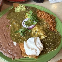 Green chicken and cheese enchiladas! Yumm...