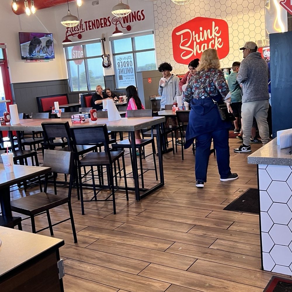 Slim Chickens - Inside - Chicken Wings Near Me - Lake Wales, Florida Slim Chickens - Inside - Chicken Wings Near Me - Lake Wales, Florida