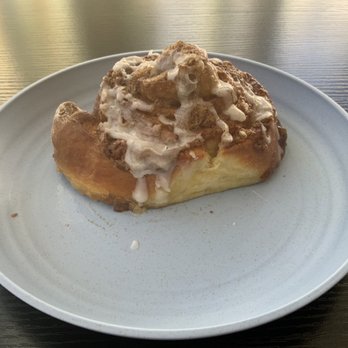 Sweet Patricia’s Bakery - Cinnamon roll - Bakeries Near Me - Savannah, Georgia