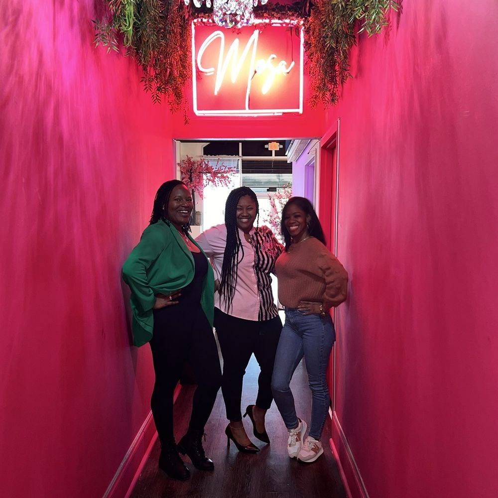 Mosa Restaurant and Bar - Me and my girlfriends in the hallway next to the bathroom - Breakfast & Brunch Near Me - Atlanta, Georgia