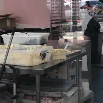 Crumbl - Orange - Bakeries Near Me - Orange, California