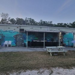 Port Hole Bar & Grill